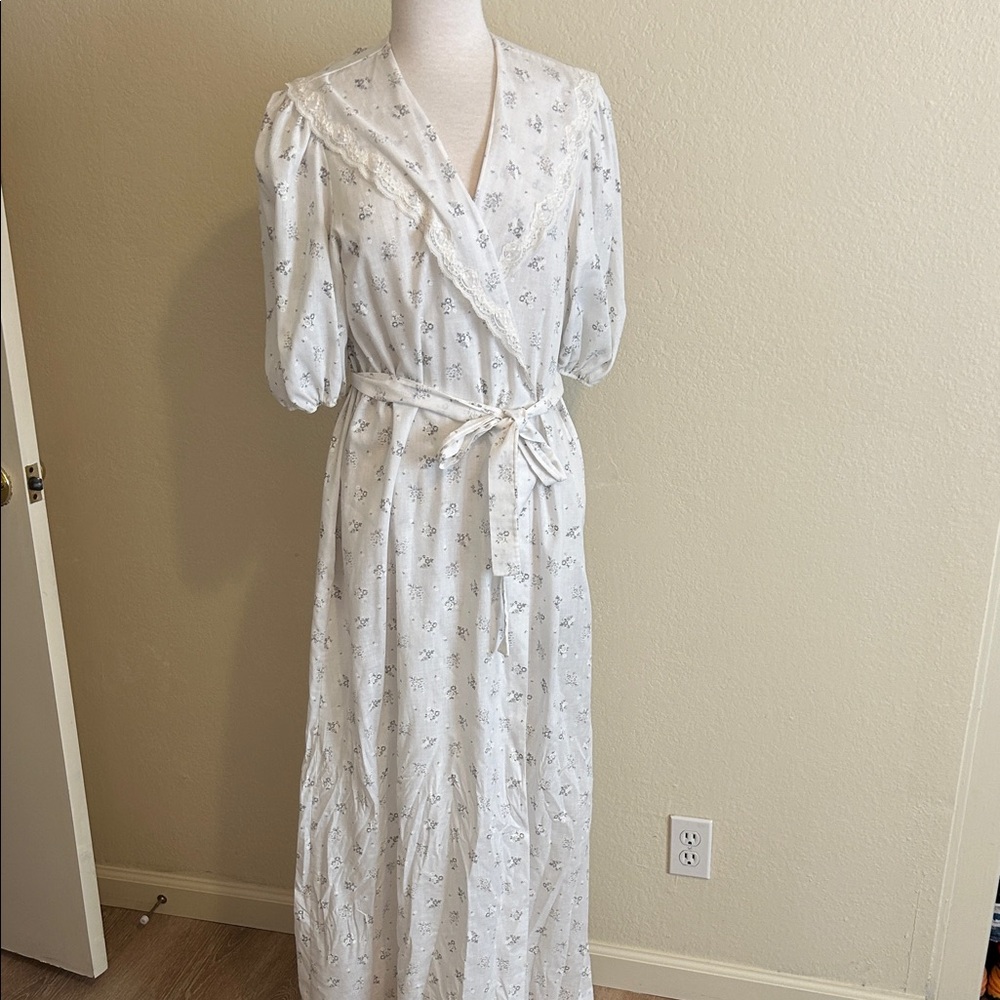 Vanity Fair Grey and White Dressing Gown